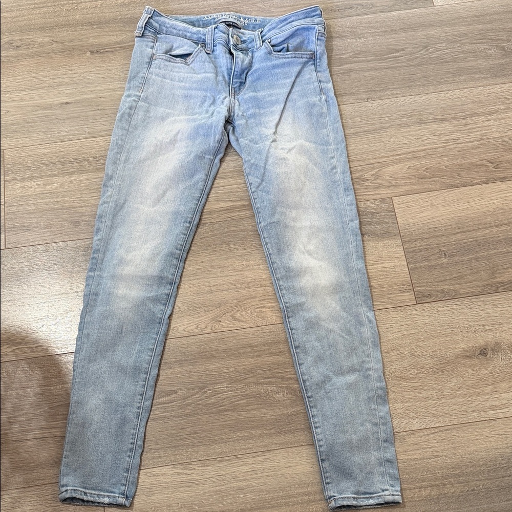 American Eagle Outfitters Light Wash Skinny Jeans
